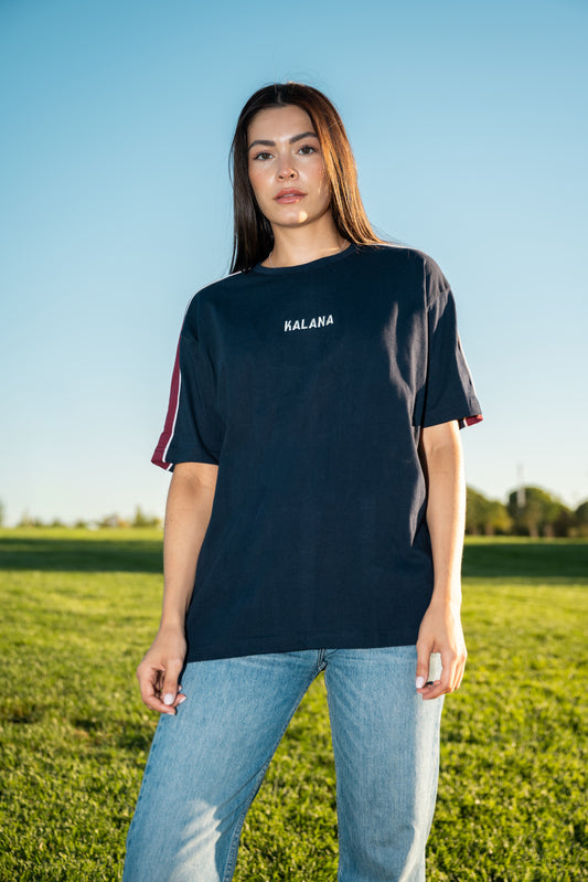 Camiseta navy oversize KALANA diseño urbano - mujer frontal