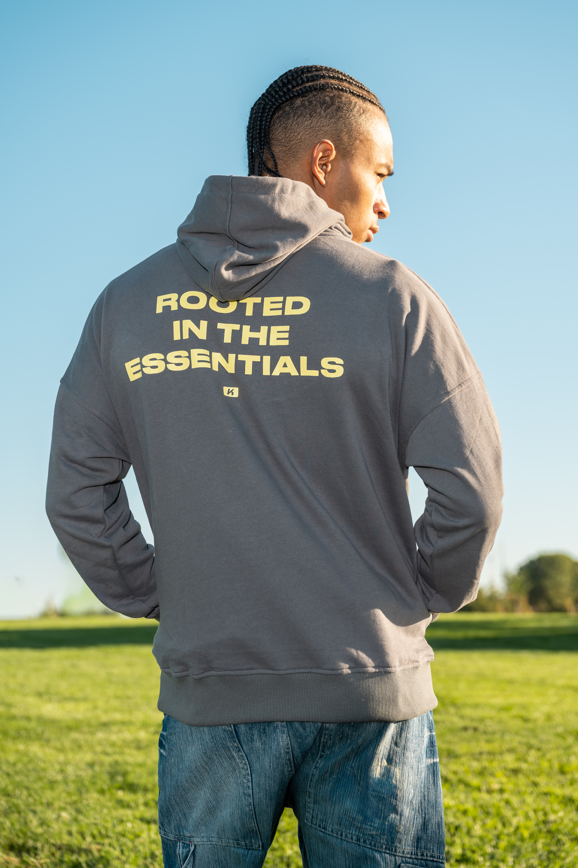 Vista trasera hoodie KALANA con estampado amarillo - hombre