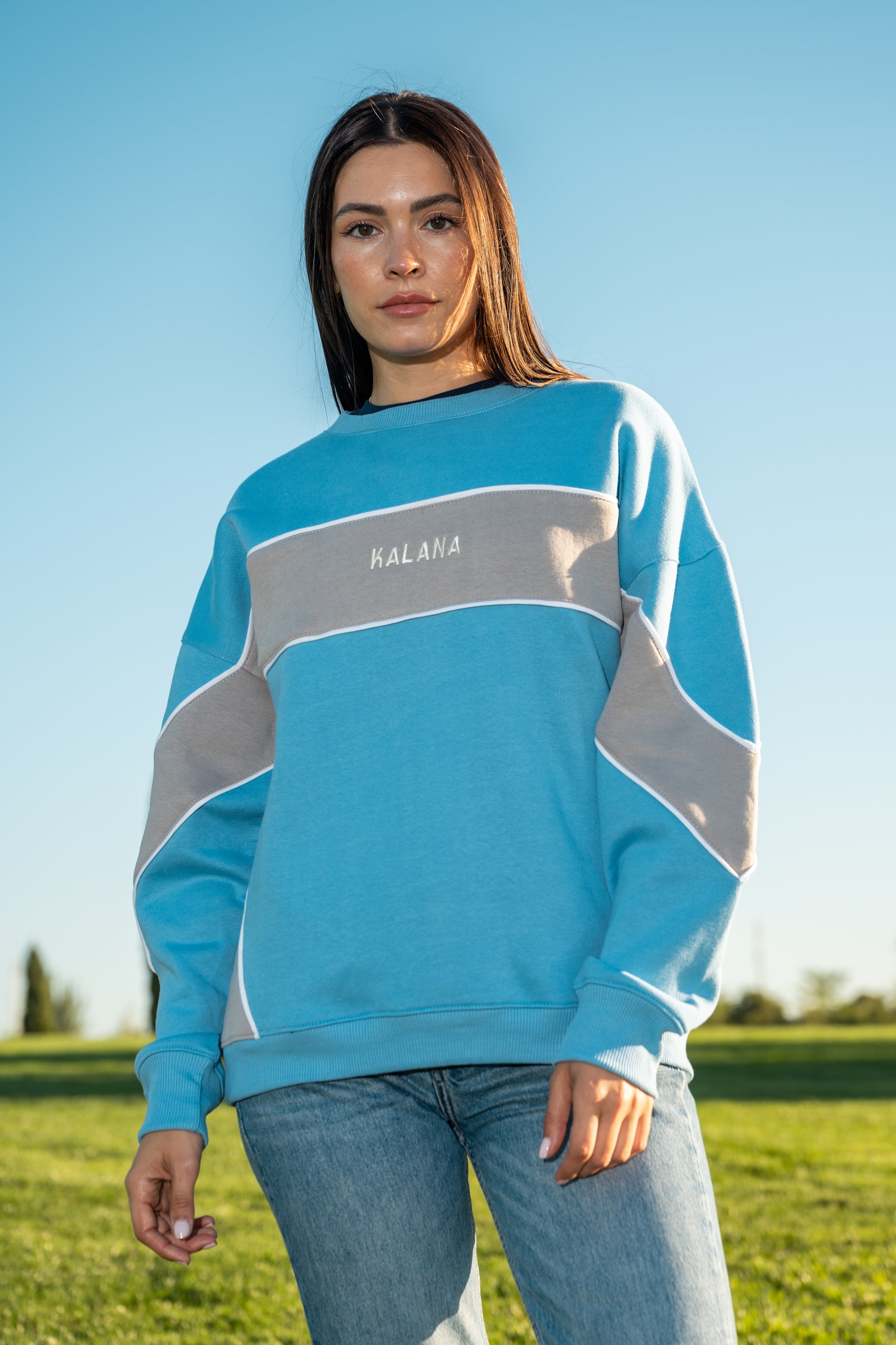 Sudadera crewneck KALANA bicolor azul y gris - mujer frontal